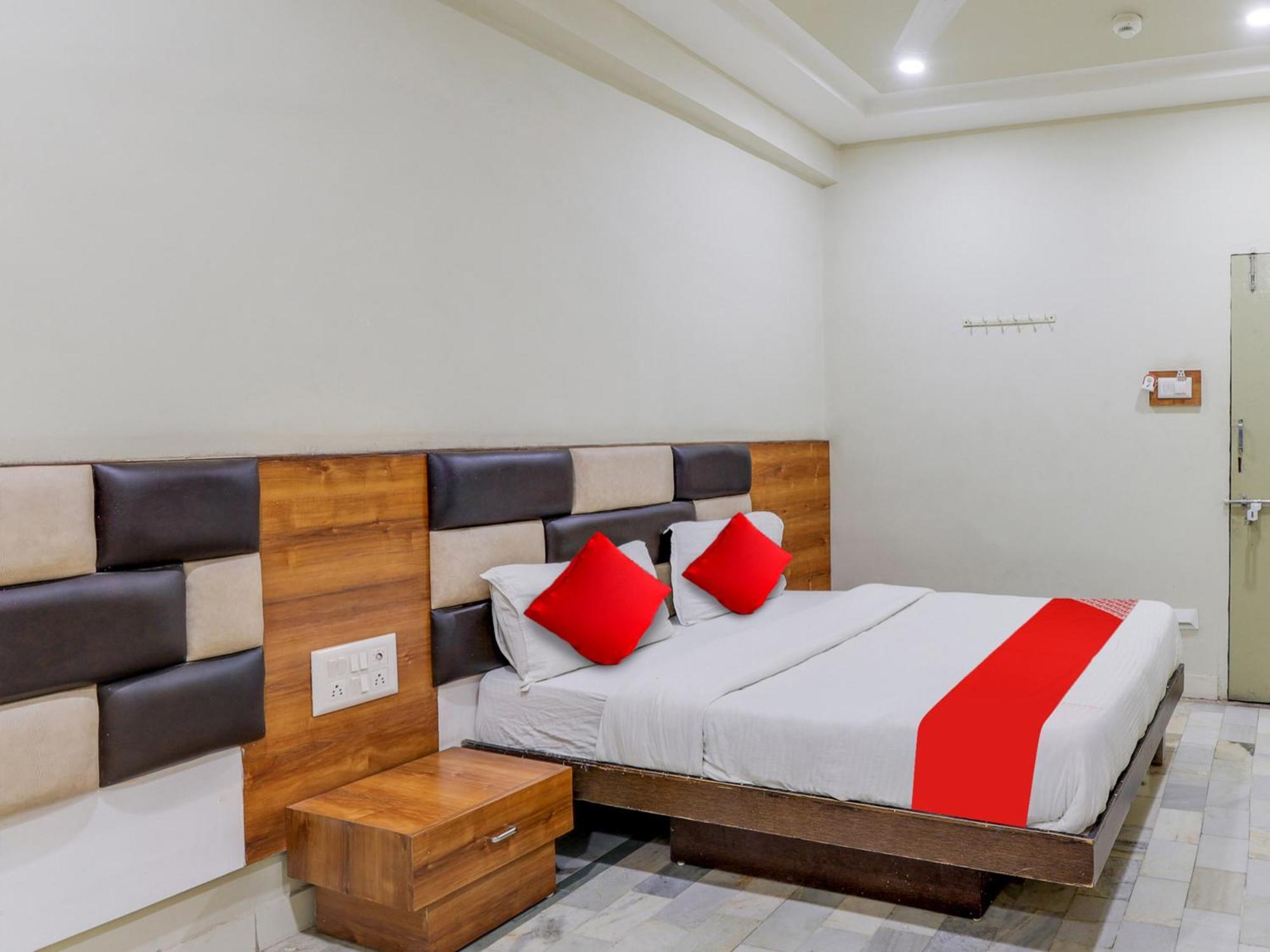Hotel O Asopalav Naroda Exterior photo
