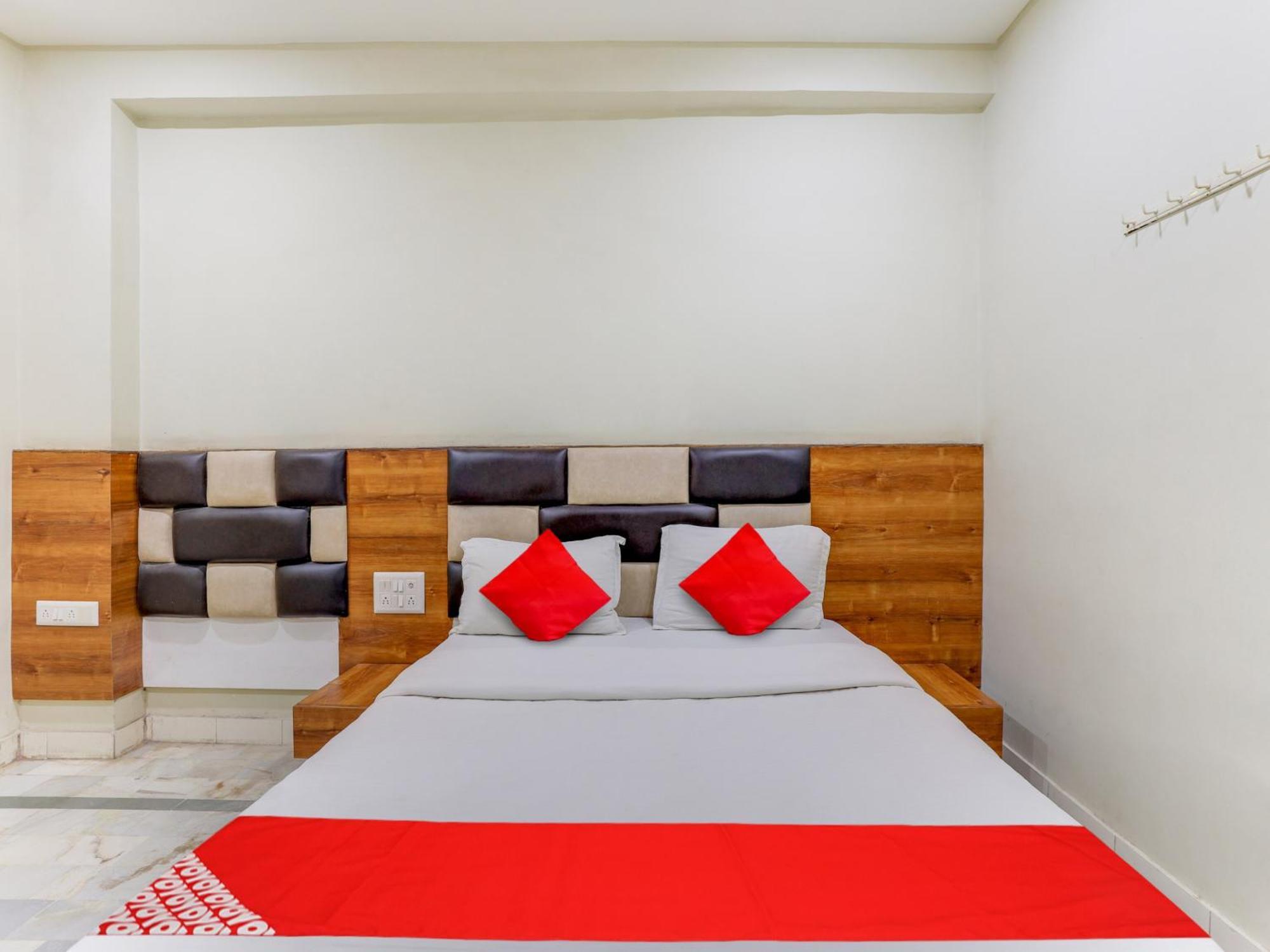 Hotel O Asopalav Naroda Exterior photo